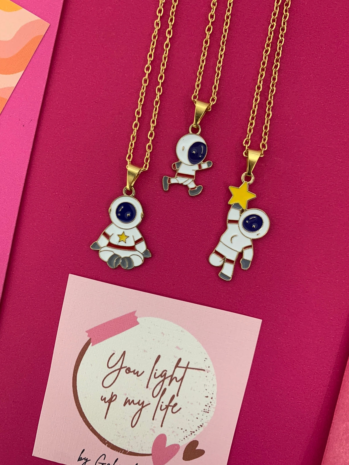 Astronaut + Chain.