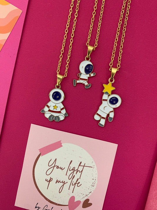 Astronaut + Chain.
